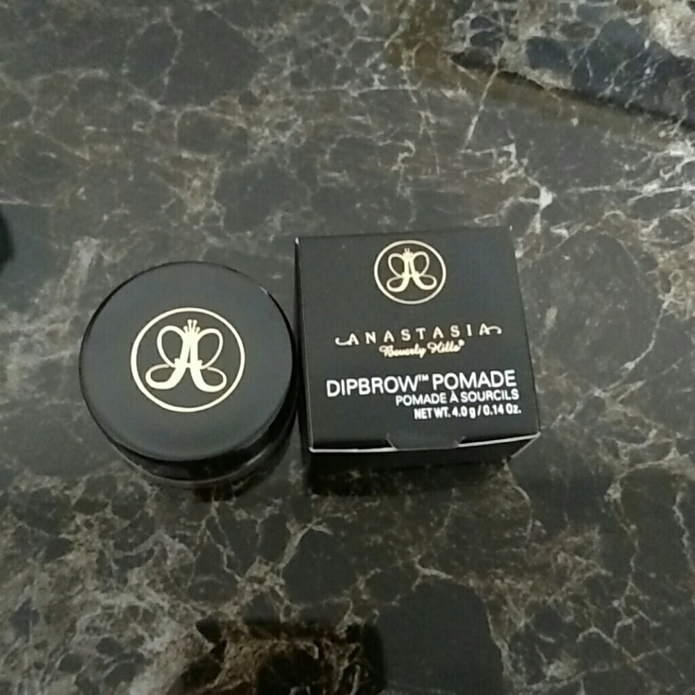 Anastasia Dipbrow pomade